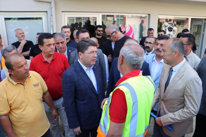 Adalet Bakanı Tunç, selden etkilenen Zonguldak'ta incelemelerde bulundu