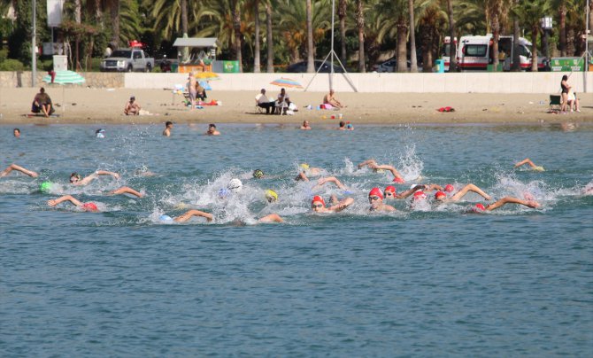 Antalya'da Açık Su Yüzme Yaz Şampiyonası ve Milli Takım Belirleme Yarışları sürüyor
