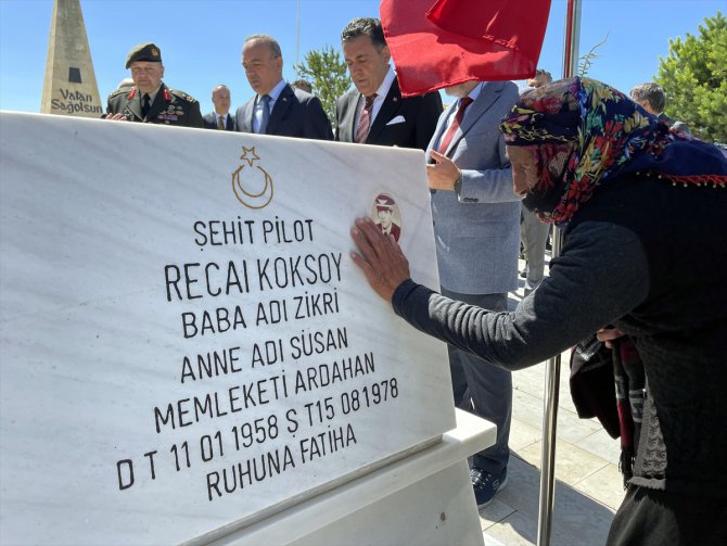 Doğu Anadolu'da 15 Temmuz şehitleri mezarları başında anıldı
