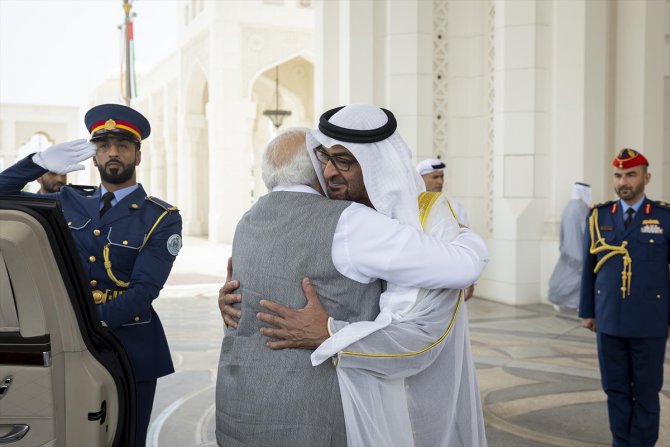 Hindistan Başbakanı, Abu Dabi'de BAE Devlet Başkanı ile "stratejik ortaklığı" görüştü