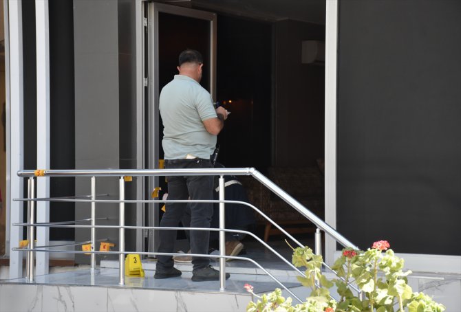 Adana'da iş yerine silahlı saldırıda 4 kişi yaralandı