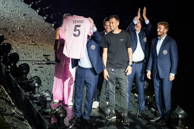 Inter Miami, yeni transferleri Messi ve Busquets için tören düzenledi
