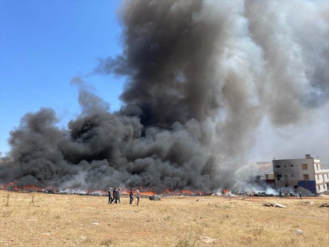 GÜNCELLEME - Gaziantep'te atık malzemelerin bulunduğu alanda çıkan yangın kontrol altına alındı