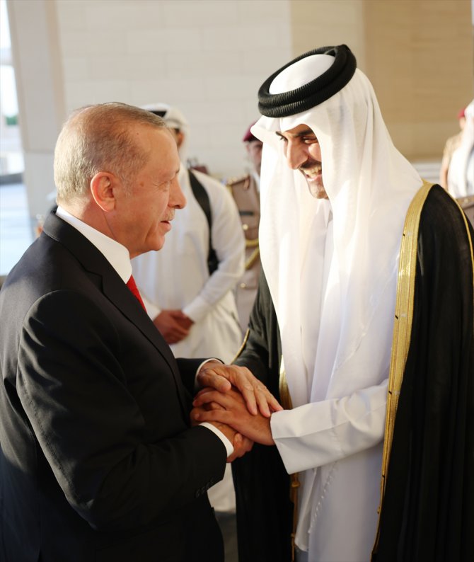 Cumhurbaşkanı Erdoğan Katar'da resmi törenle karşılandı