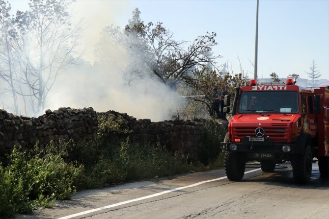 Kayseri'de çalılık yangını söndürüldü