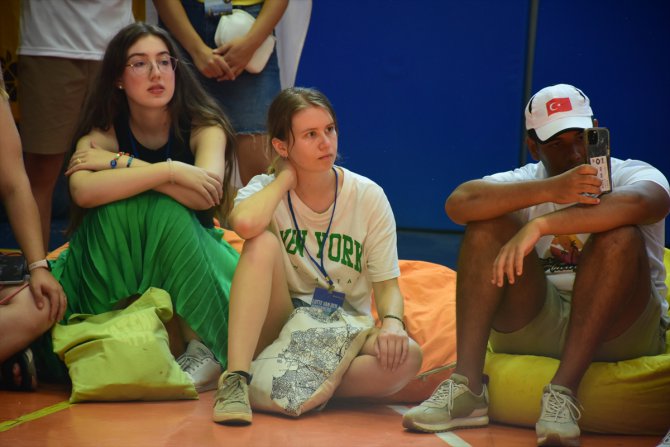 Antalya'da yabancı uyruklu öğrencilere Türk kültürü tanıtıldı