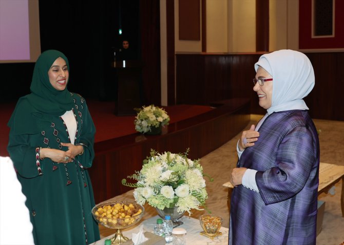 Emine Erdoğan, BAE'de Kadınlar Genel Birliğini ziyaret etti: