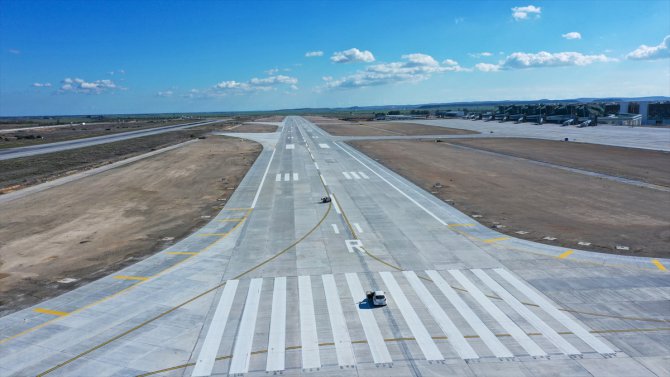 KKTC'nin prestijli projelerinden Ercan Havalimanı'nın yeni terminali ve pisti hizmete girecek