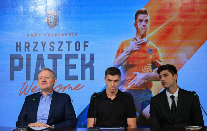 RAMS Başakşehir, Polonyalı futbolcu Piatek ile 3 yıllık sözleşme imzaladı
