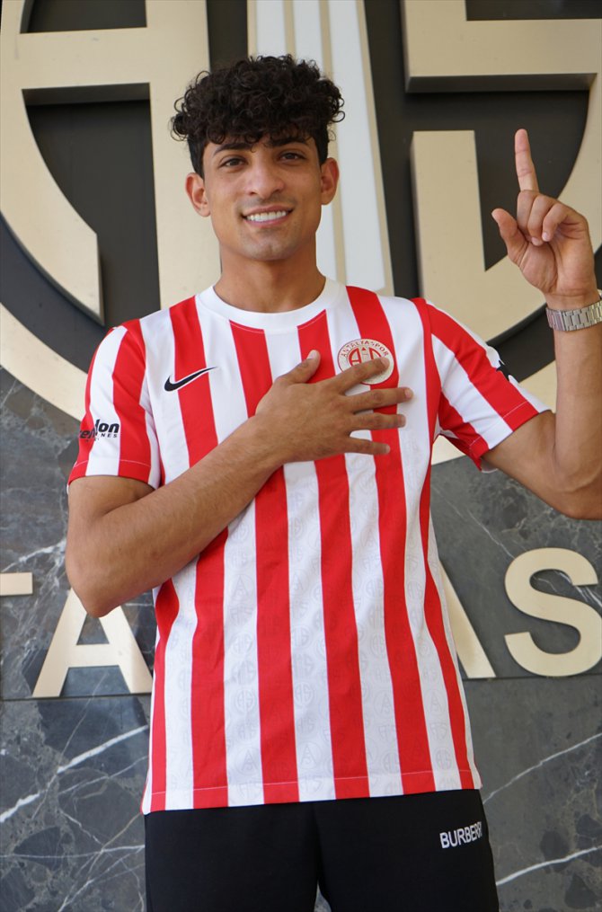 Antalyaspor, Iraklı Ali Jasim'i kadrosuna kattı