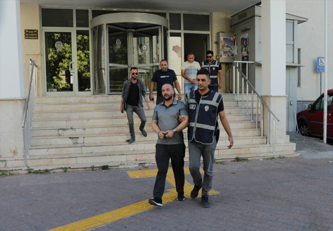 Kayseri'de haklarında kesinleşmiş hapis cezası bulunan 2 hükümlü yakalandı