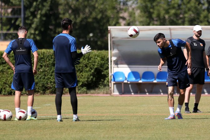Kayserispor Teknik Direktörü Çağdaş Atan'dan transfer uyarısı: