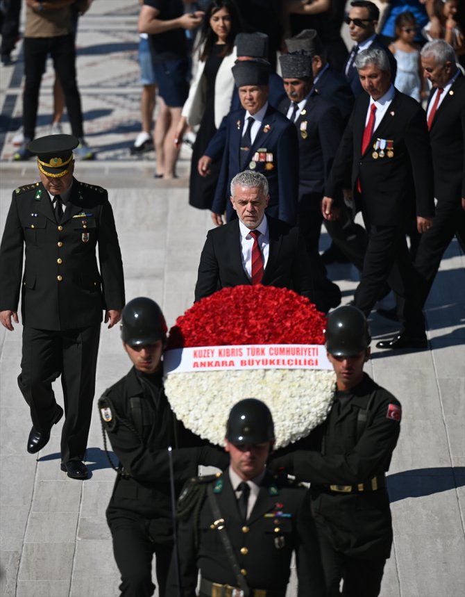KKTC'nin Ankara Büyükelçisi Korukoğlu, Anıtkabir'i ziyaret etti