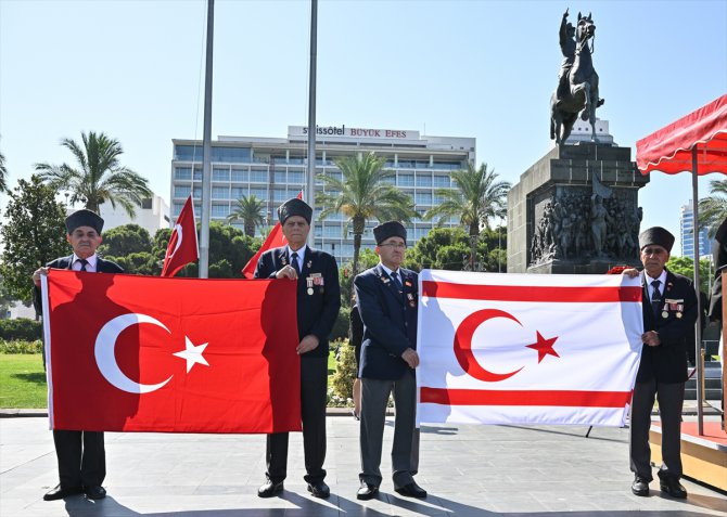 KKTC'nin Barış ve Özgürlük Bayramı, İzmir'de törenle kutlandı