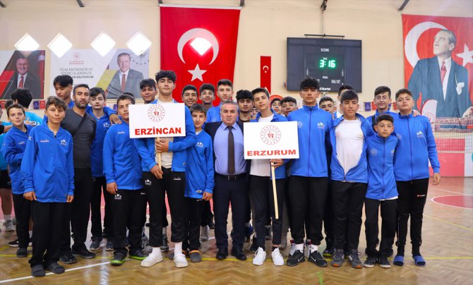ANALİG voleybol yarı final müsabakaları Ardahan'da başladı