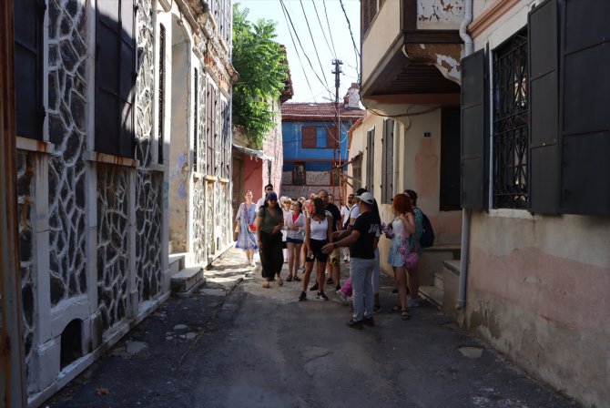Belgrad Yunus Emre Enstitüsü kursiyerleri Kula'yı ziyaret etti