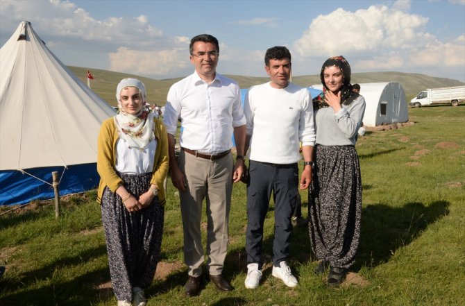 Hayvancılık için Erzurum'u tercih eden göçerler 300 çadır kurdu