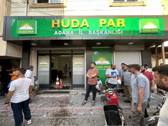 HÜDA PAR Adana İl Başkanı Salih Demir bıçaklı saldırıda yaralandı, il sekreteri öldü