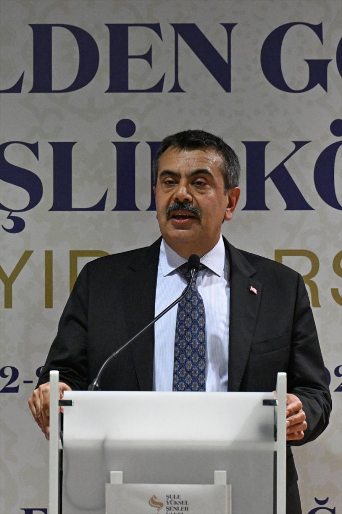 Milli Eğitim Bakanı Tekin, İstanbul'daki hayır çarşısı açılışında konuştu: