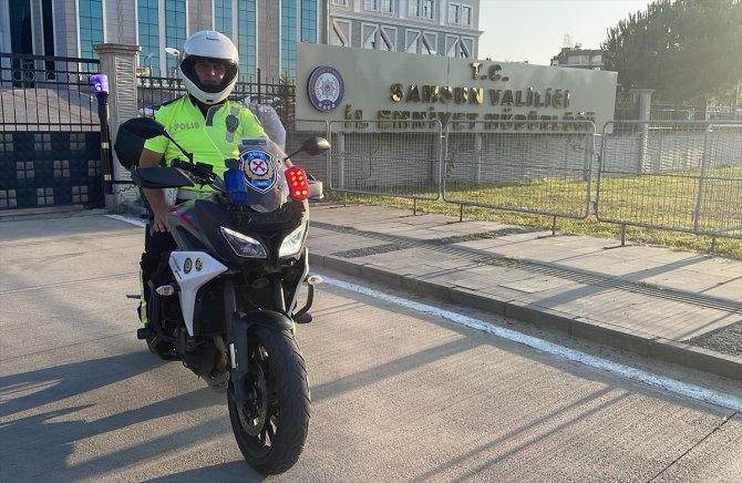 Samsun'da motosikletli gence nasihatte bulunan trafik polisi Yıldırım, o anları anlattı: