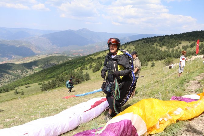 Samsunlu 63 yaşındaki yamaç paraşütçüsü 14 yıldır gökyüzünde süzülüyor
