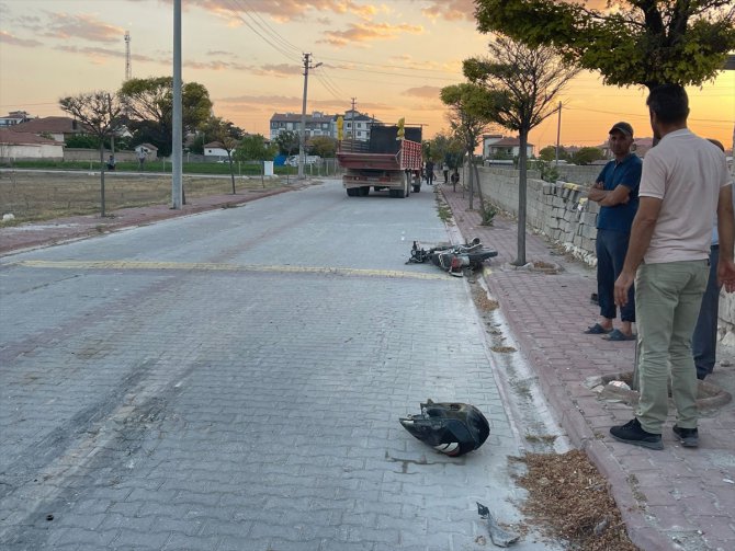 Aksaray'da kamyonun çarptığı motosikletin sürücüsü öldü