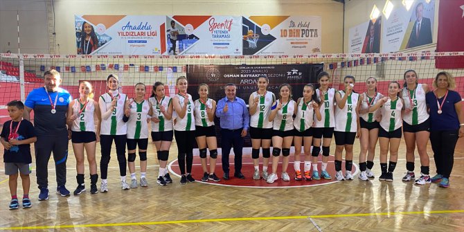 ANALİG voleybol yarı final müsabakaları Ardahan'da sona erdi