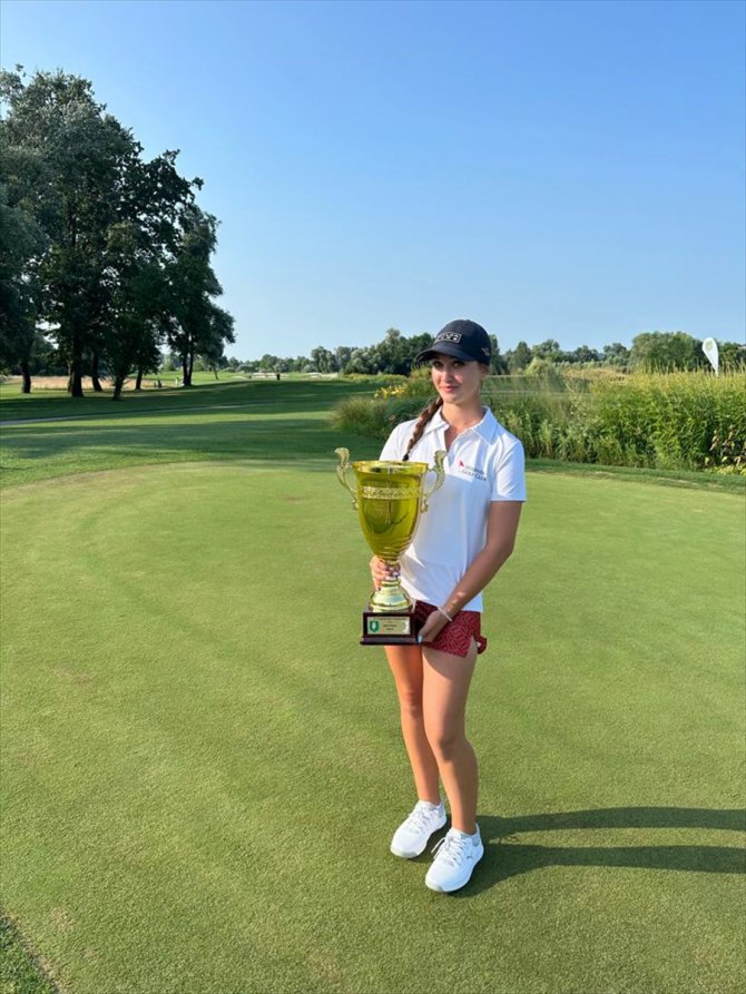 Milli golfçü Deniz Sapmaz, Macaristan'da kadınlar kategorisinde şampiyon oldu
