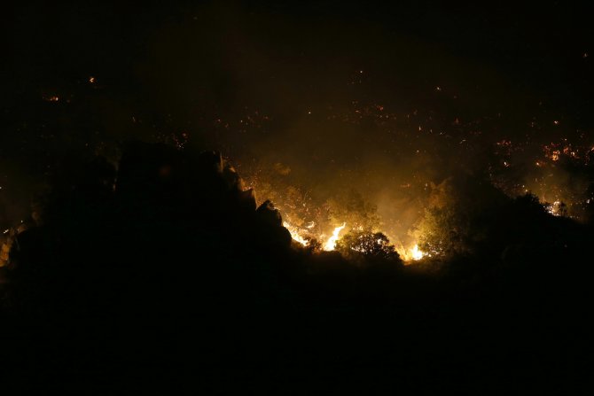 GÜNCELLEME - Muğla'da makilik alanda çıkan yangına müdahale ediliyor