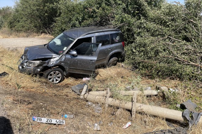 Elazığ'daki trafik kazasında 4 kişi yaralandı
