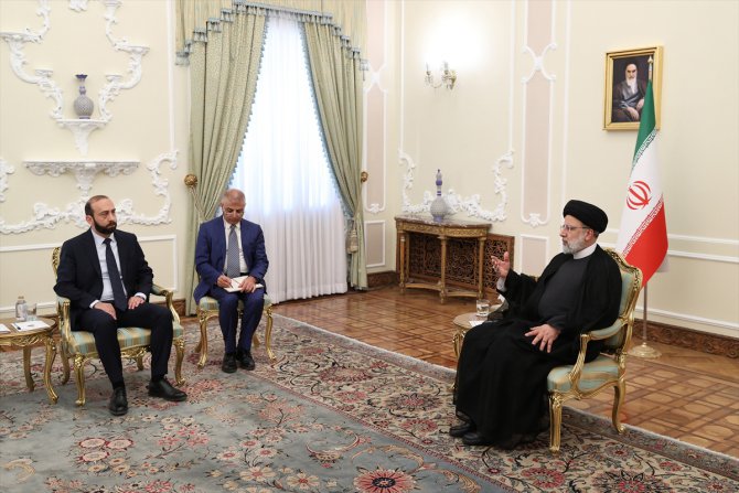 İran Cumhurbaşkanı, Ermenistan Dışişleri Bakanı ile "bölgesel meseleleri" görüştü