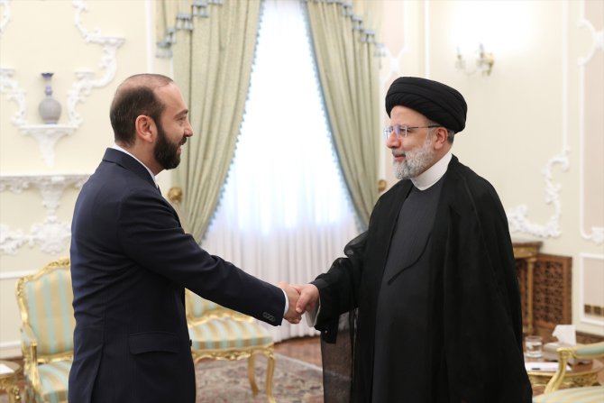 İran Cumhurbaşkanı, Ermenistan Dışişleri Bakanı ile "bölgesel meseleleri" görüştü