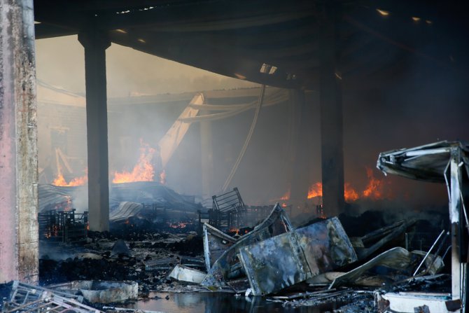 GÜNCELLEME - Eskişehir'de palet fabrikasında başlayıp depoya sıçrayan yangın kontrol altına alındı