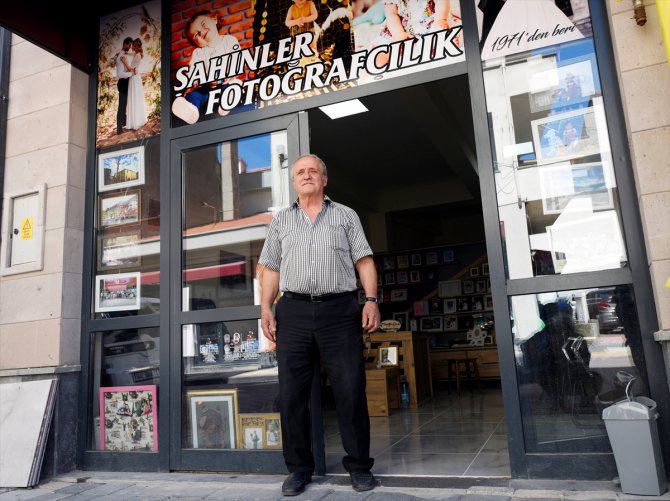 Selin vurduğu "Bozkurt'un hafızası" TOKİ'nin yaptığı iş yerinde yeniden fotoğrafçılığa başladı
