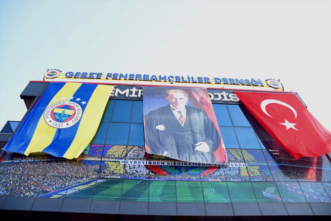 Fenerbahçe Kulübü Başkanı Ali Koç, Kocaeli'de dernek açılışına katıldı