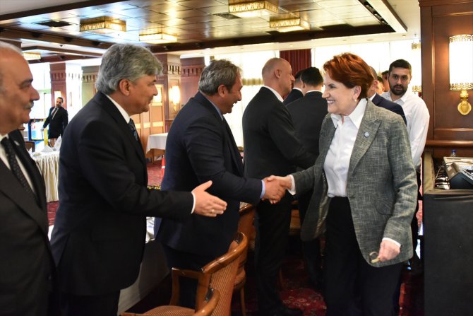 İYİ Parti Genel Başkanı Akşener, partisinin milletvekilleriyle yemekte bir araya geldi