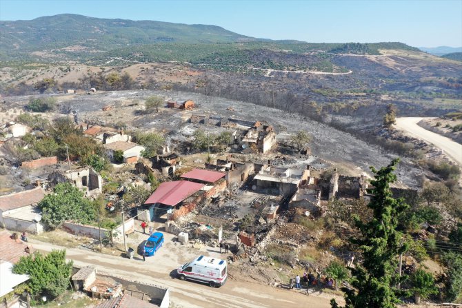 GÜNCELLEME - Manisa Saruhanlı'daki orman yangını kontrol altına alındı