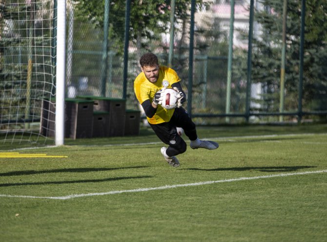 Çaykur Rizespor kalecisi Tarık Çetin, Süper Lig'de de kendine güveniyor