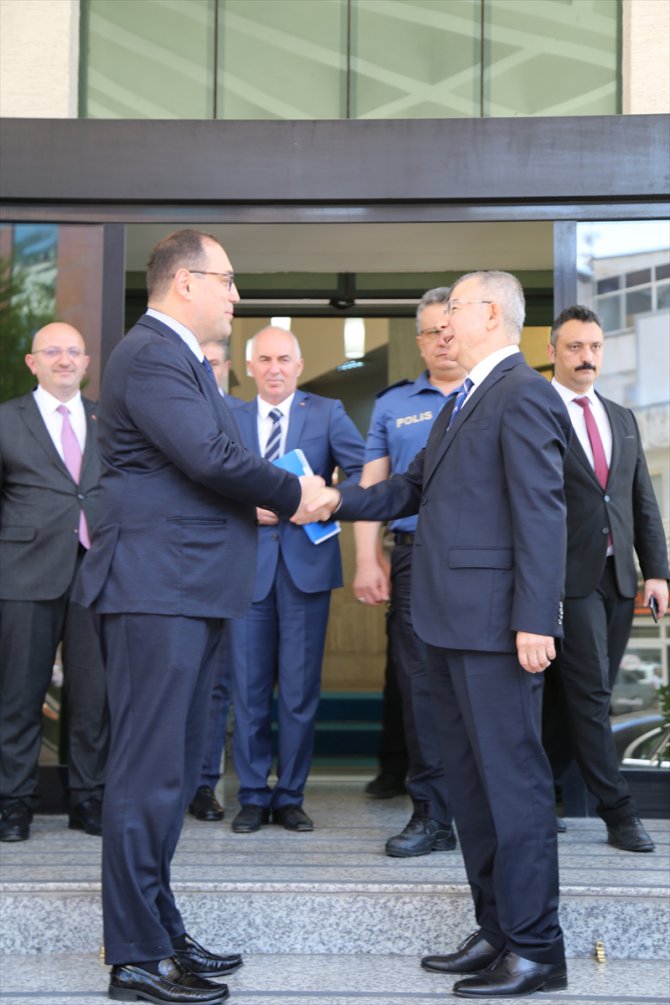 Gürcistan Ankara Büyükelçisi George Janjgava, Artvin Valisi Doruk'u ziyaret etti