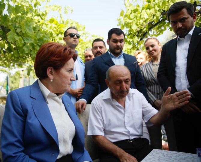İYİ Parti Genel Başkanı Akşener, Eskişehir'de darbedilen ilçe başkanını ziyaret etti