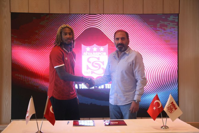Sivasspor, Rodrigues ve Erhan Erentürk'ü transfer etti