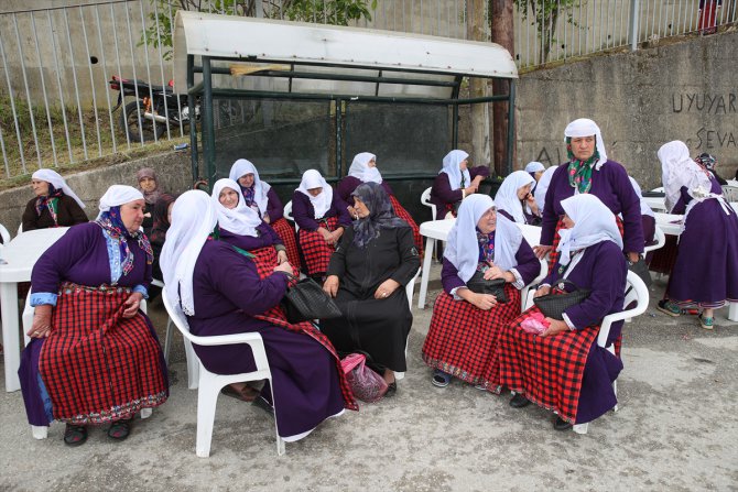DOSYA HABER - Batı Trakya'da Türk kadınları, Osmanlı döneminden kalma kıyafetleri yaşatmaya çalışıyor