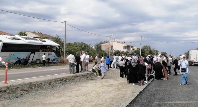 GÜNCELLEME - Çanakkale'de barakaya çarpan tur otobüsünün sürücüsü öldü