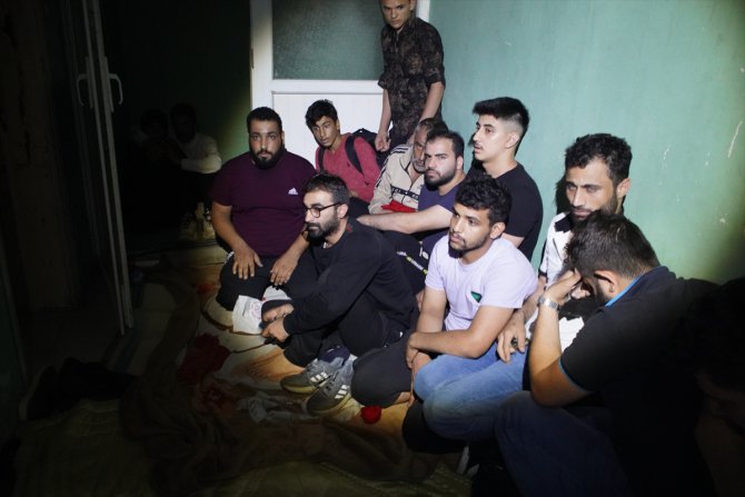 Edirne'de 53 düzensiz göçmen yakalandı