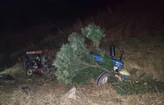 Kahramanmaraş'ta otomobil ile traktörün çarpıştığı kazada 4 kişi yaralandı