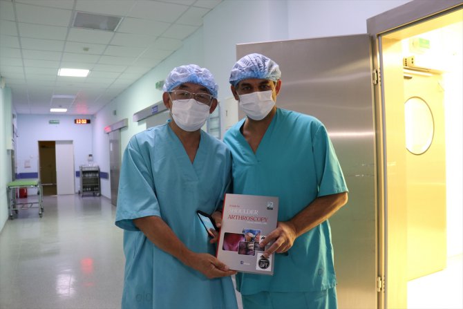 Kazakistan'da kapalı yöntemle ilk "kas nakline" Türk doktorlar imza attı